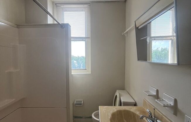 1 bed, 1 bath, 500 sqft, $1,200, Unit 603