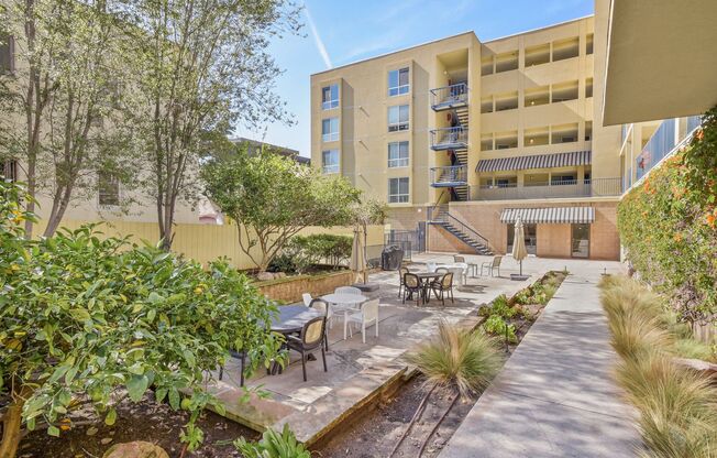 2 beds, 2 baths, $3,500, Unit # 3 A