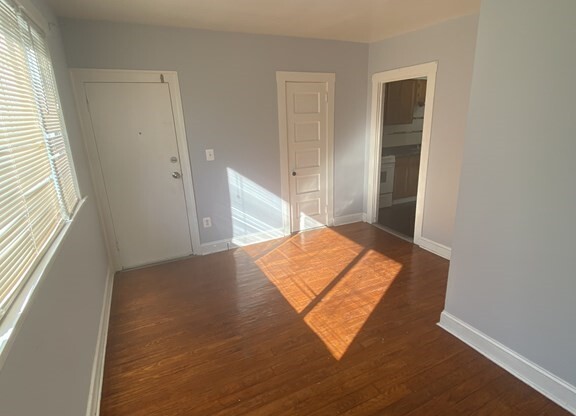 1 bed, 1 bath, 441 sqft, $1,000, Unit 1E