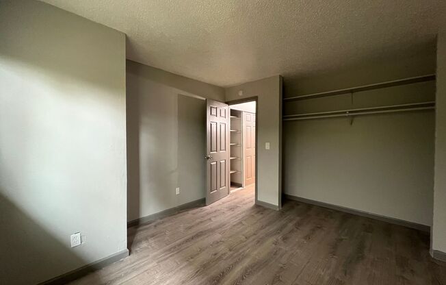 2 beds, 1 bath, 780 sqft, $1,300, Unit 609