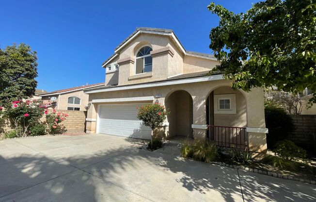 Oxnard | Seabreeze Gated Community | 3 Bedroom + 2.5 Bathroom | Corte Las Holas