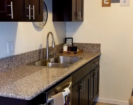 2 beds, 1 bath, 820 sqft, $2,075, Unit 818-72