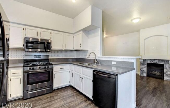 2 beds, 2 baths, $1,600, Unit #1059