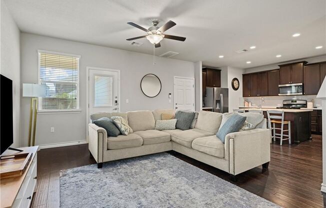 Newly Constructed, 4 BR / 3 BA Home - 2 Car Garage - Pool - Close to Mueller