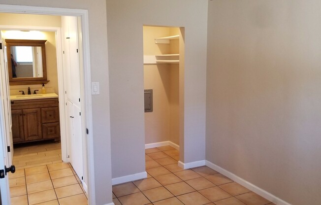 1 bed, 1 bath, 500 sqft, $2,250