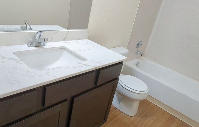 2 beds, 1 bath, 825 sqft, $1,579, Unit 058