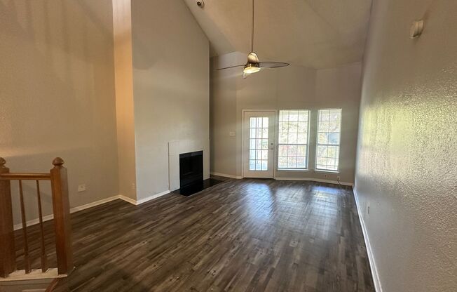 2 beds, 1 bath, 974 sqft, $1,215, Unit 1008