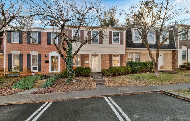 Great 3 BR 2.5 BA Townhome in Gaithersburg