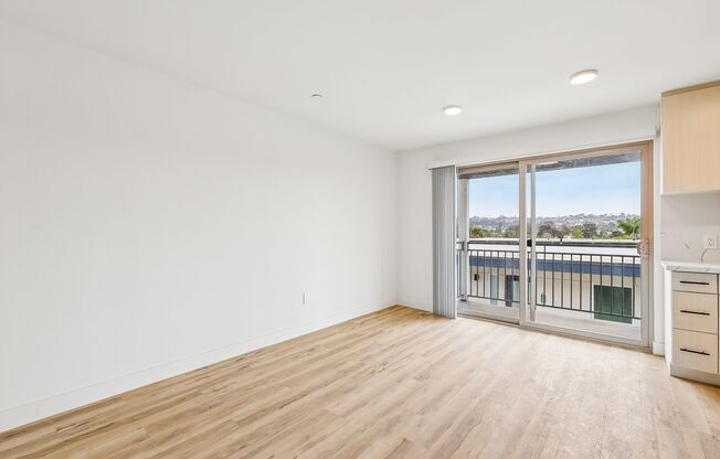 2 beds, 2.5 baths, 991 sqft, $4,195, Unit 2330-215
