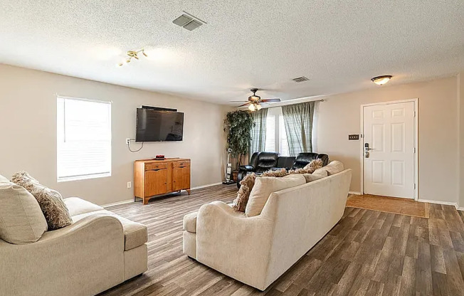 1435 GREENBROOK DR