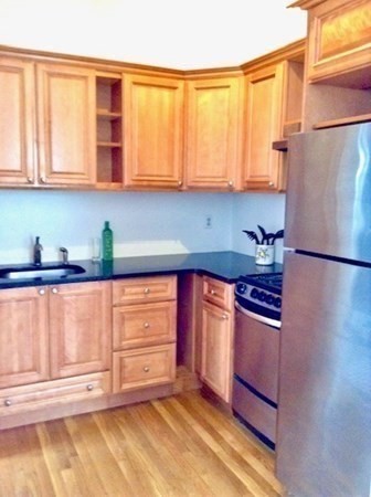 Studio, 1 bath, 300 sqft, $2,350, Unit 4