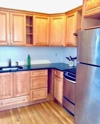 Studio, 1 bath, 300 sqft, $2,350, Unit 4