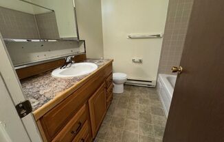 2 beds, 1 bath, $1,600, Unit Unit C