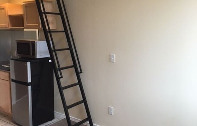 Studio, 1 bath, 194 sqft, $1,120, Unit 503