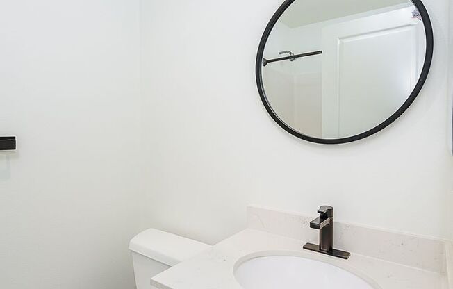 2 beds, 2 baths, 815 sqft, $2,350, Unit 2-101