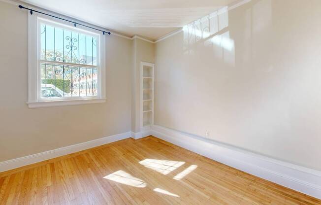 402 DUBOCE AVE