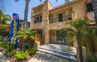 1830 Grace Ave.