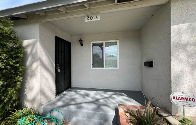 Single story close to shopping and freeway access!