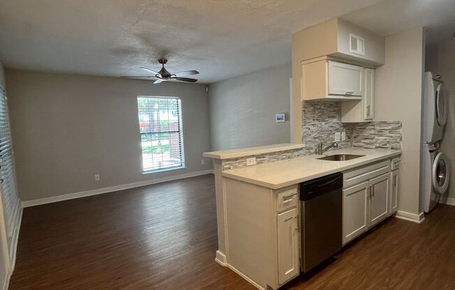 1 bed, 1 bath, 710 sqft, $1,420