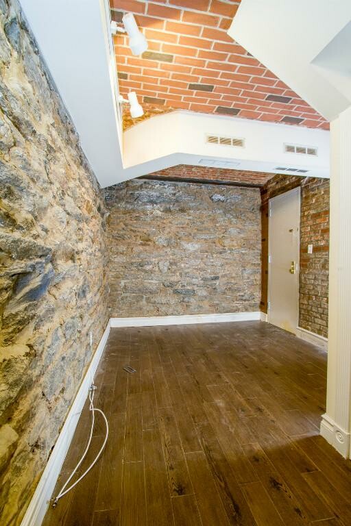 246 MOTT ST