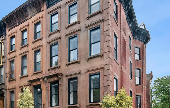 264 STUYVESANT AVE