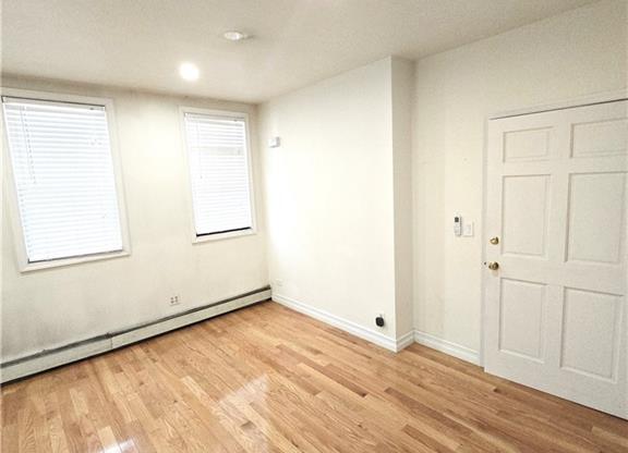 1 bed, 1 bath, 3,360 sqft, $2,000