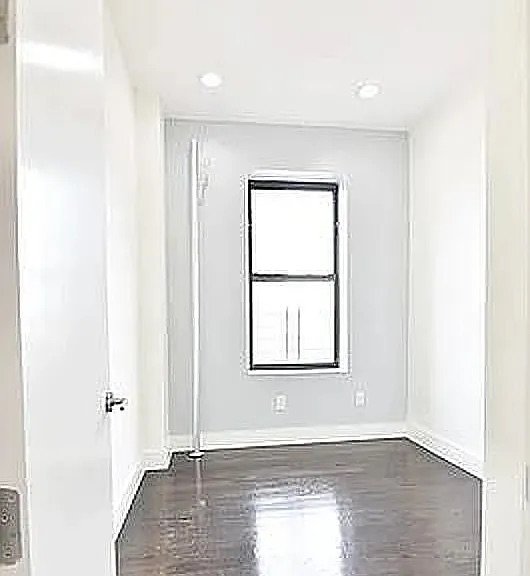100 W 143 ST