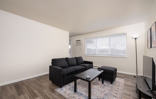 Move in Today! Half of Security Deposit!!