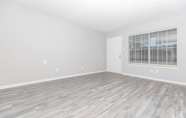 1 bed, 1 bath, 714 sqft, $1,015, Unit 111 Up