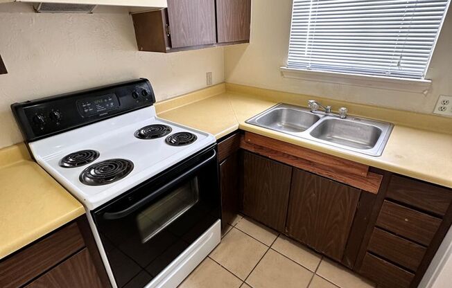 1 bed, 1 bath, 600 sqft, $700, Unit Unit 209