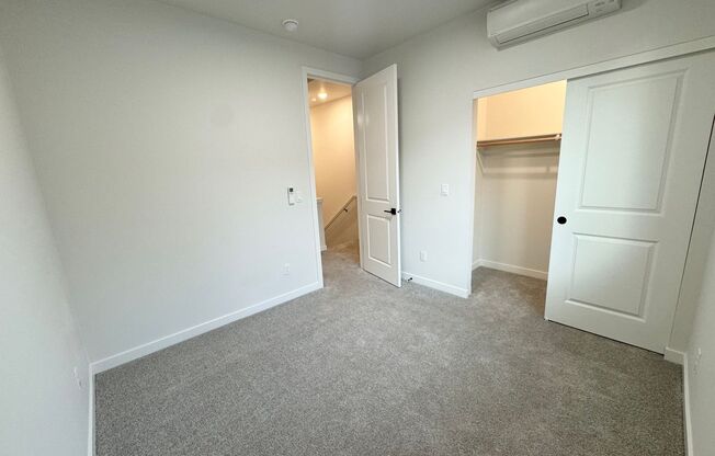 2 beds, 1.5 baths, 850 sqft, $1,995, Unit 5016