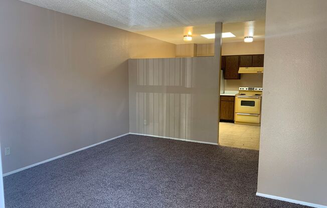 Cute townhome available in Mesa