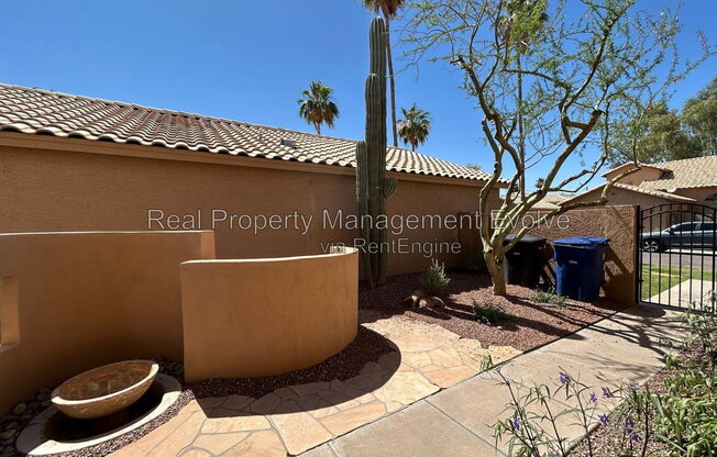 5943 W DRAKE CT