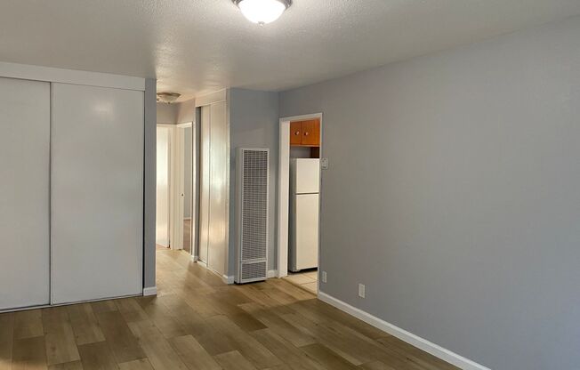 2 beds, 1 bath, $2,200, Unit T4