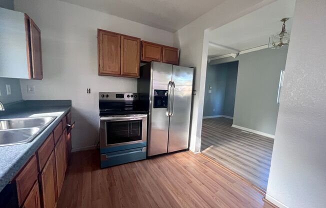 3 beds, 1 bath, $1,450