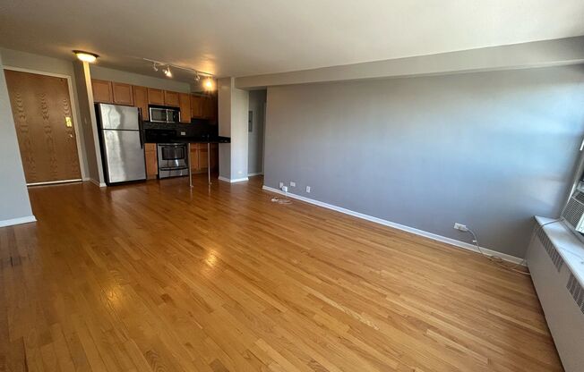 1 bed, 1 bath, 700 sqft, $1,950, Unit 418-0912