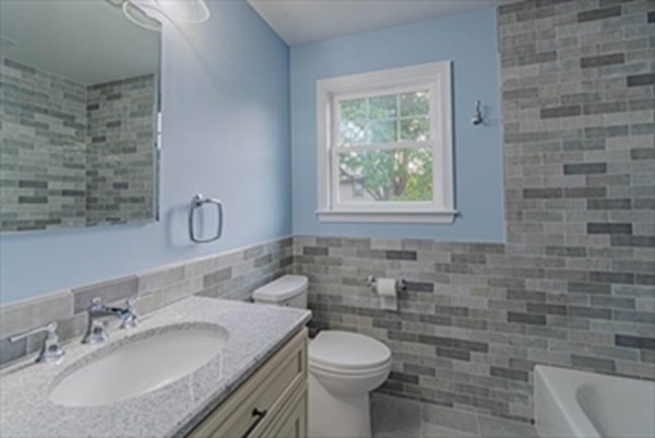 2 beds, 1 bath, 900 sqft, $2,600, Unit 2