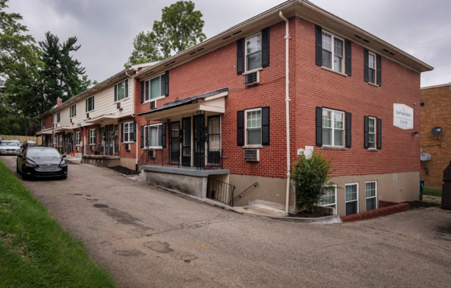 Orchard View Apartments-Pleasant Ridge