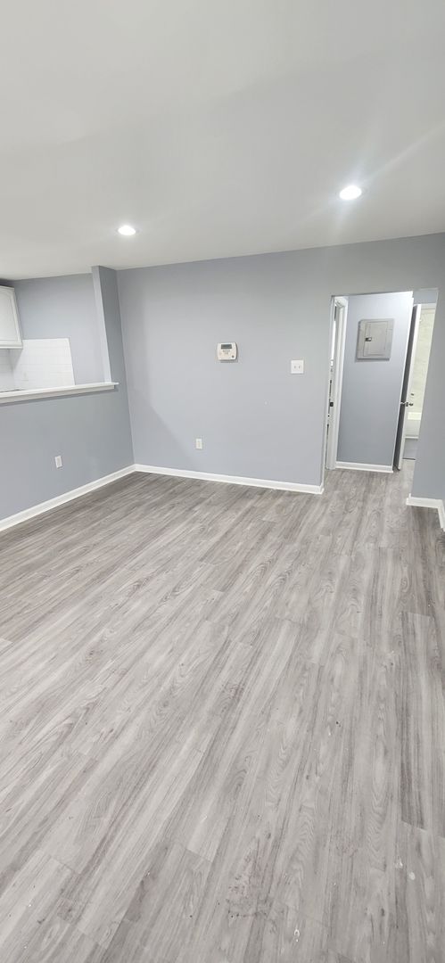 1 bed, 1 bath, $1,150, Unit D01