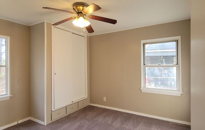 2 beds, 1 bath, $850