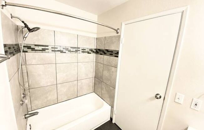 2 beds, 1 bath, $2,450