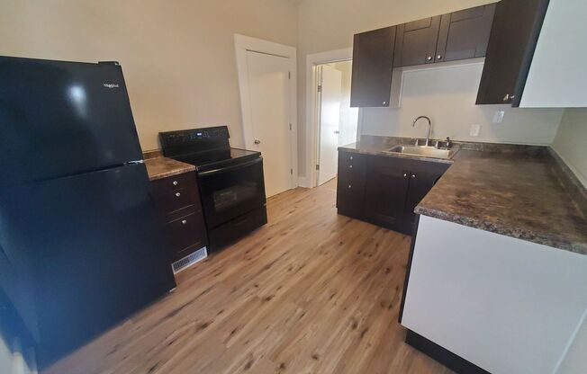 2 beds, 1 bath, $1,195