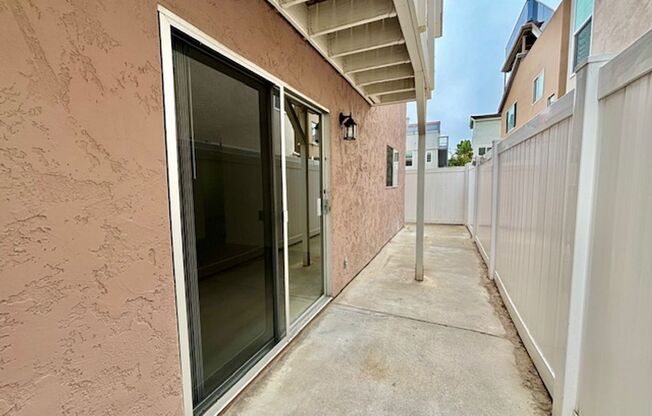 Oxnard | Hollywood Beach | 2 Bed + 1 Bath