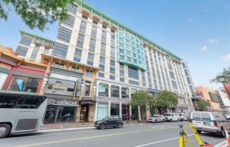 2 beds, 2 baths, $3,200, Unit Unit 806
