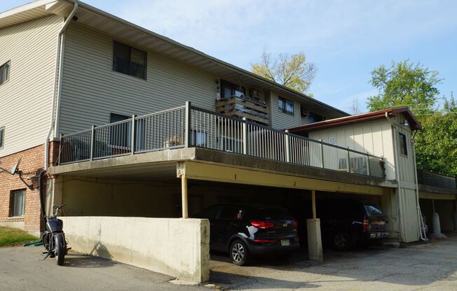 3 beds, 1.5 baths, $1,250, Unit 809-08