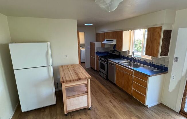 3 beds, 1 bath, $1,950