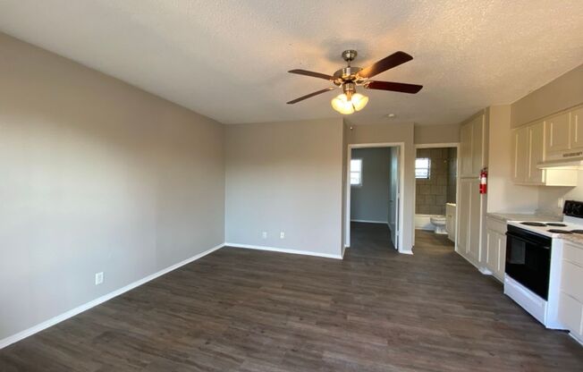 1 bed, 1 bath, $695, Unit 8 - UP