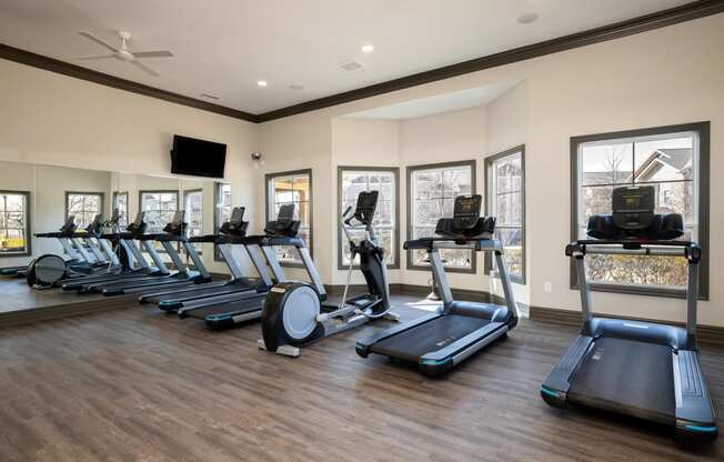 Fitness center at Villas at Carrington Square, Kansas, 66221