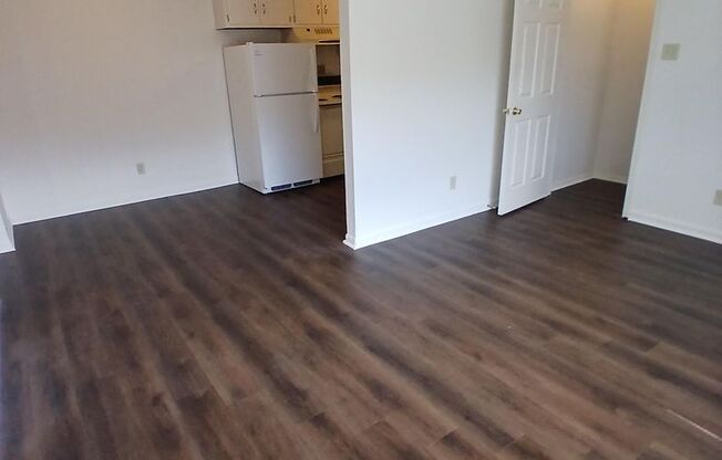 1 bed, 1 bath, 650 sqft, $810, Unit 4033NOT