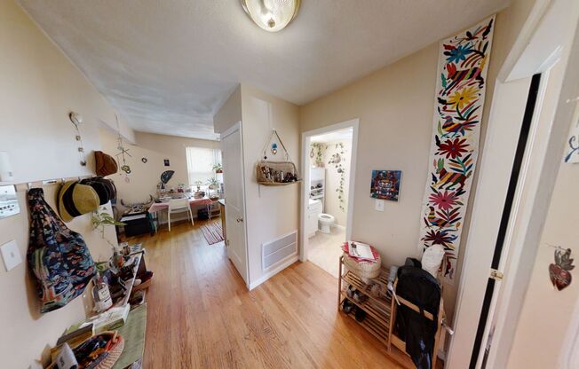 52 Brooks St